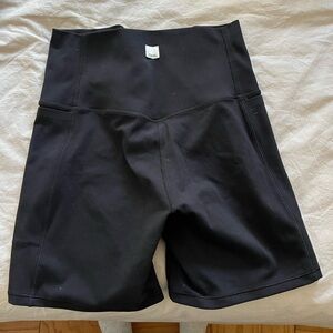 Vuori studio pocket short
